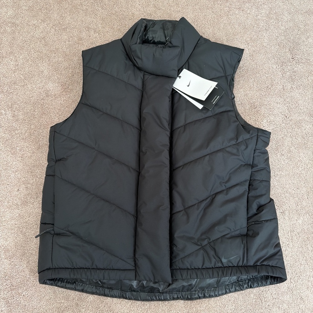 NWT Nike therma fit puffer vest